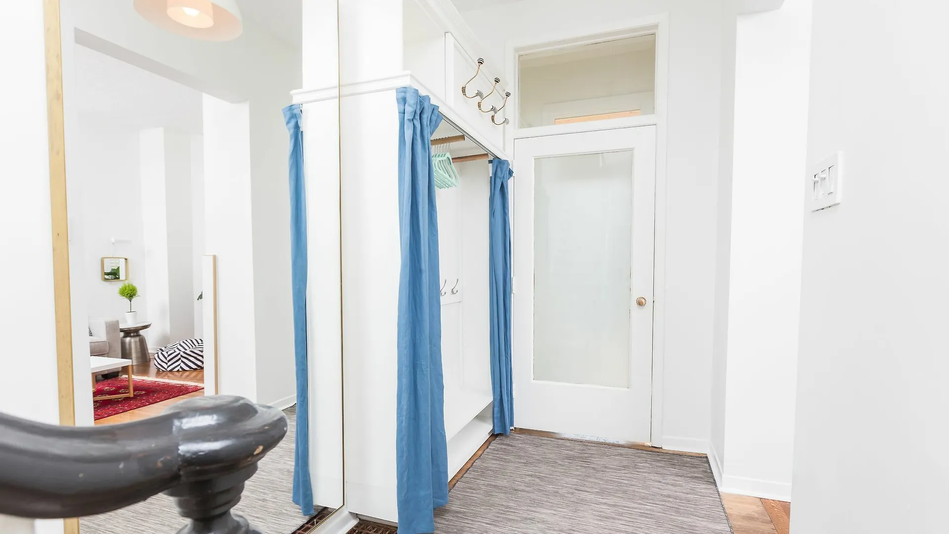 Applewood Suites - Queen West Toronto Hotel